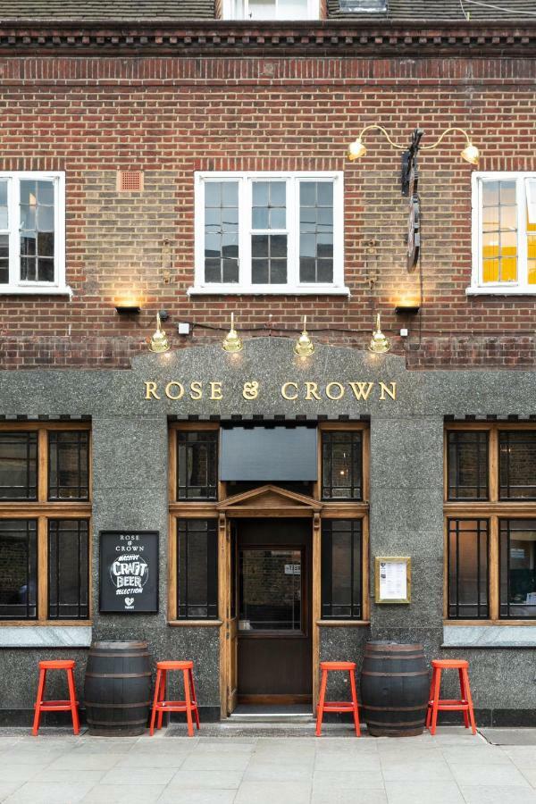 Publove @ The Rose & Crown London Exterior photo